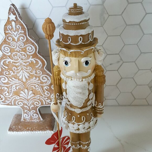 NEW! GINGERBREAD Nutcracker DECOR - Picture 3 of 5